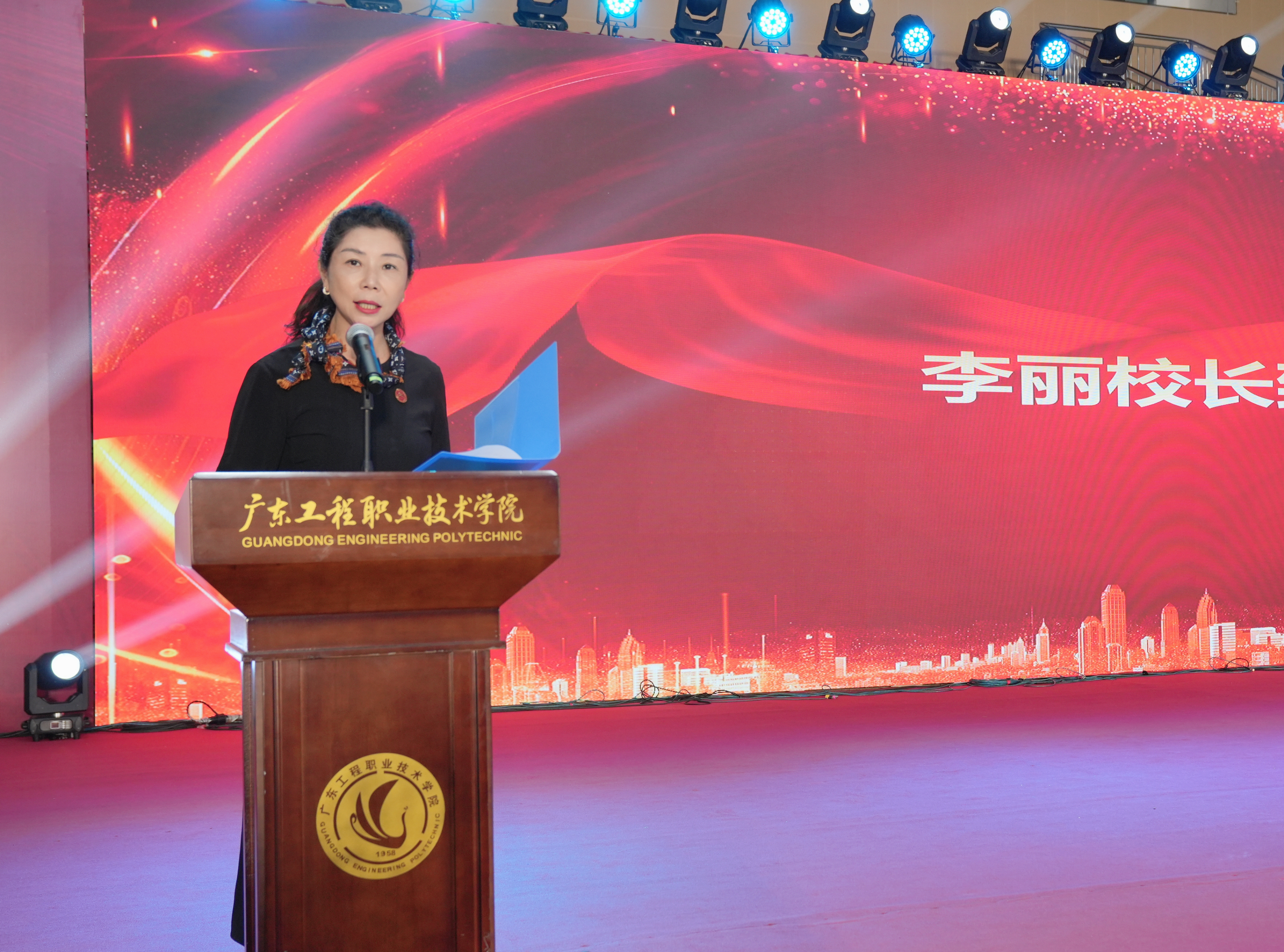 李校.jpg