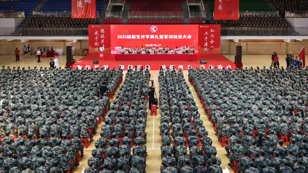 照片_出国旗视频.MP4_20250918_101928.042.jpg