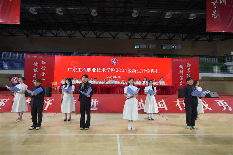 校团委朗诵.jpg