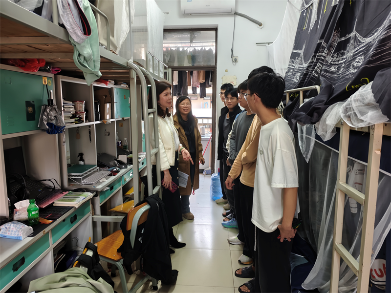 智能工程学院.png
