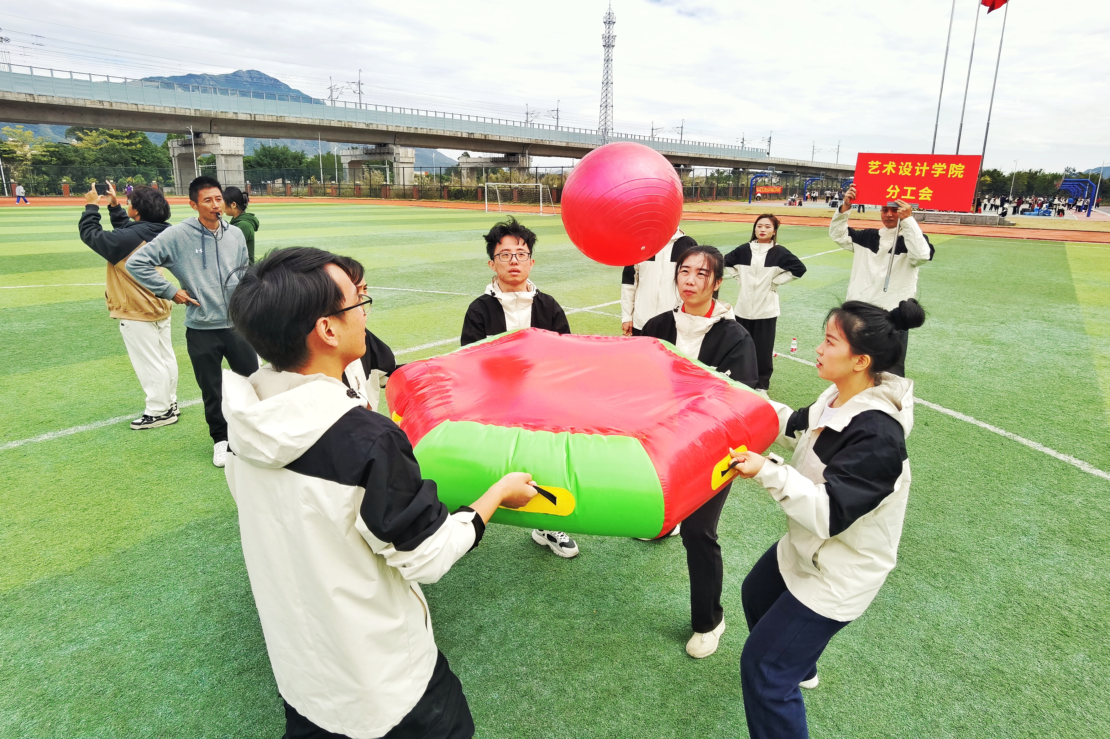 49f2d26519a09b23bb70f0c10ccc036.jpg