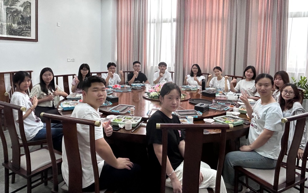 午餐会图片.jpg