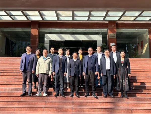 20241217石油化工学院调研合照.jpg