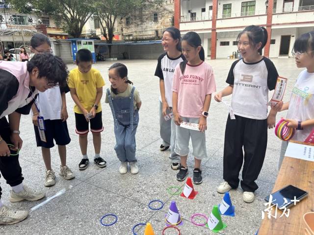 广东省外语艺术职业学院马克思主义学院开展了为期5天的普法支教活动。 广东省外语艺术职业学院马克思主义学院开展了为期5天的普法支教活动。