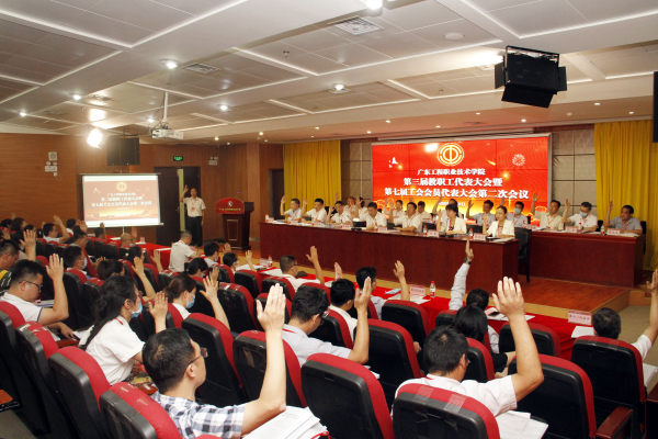 http://cs.gpc.net.cn/c6/JHSoft.web.customquery/UploadImageDownLoadIn.aspx?FileID=30629