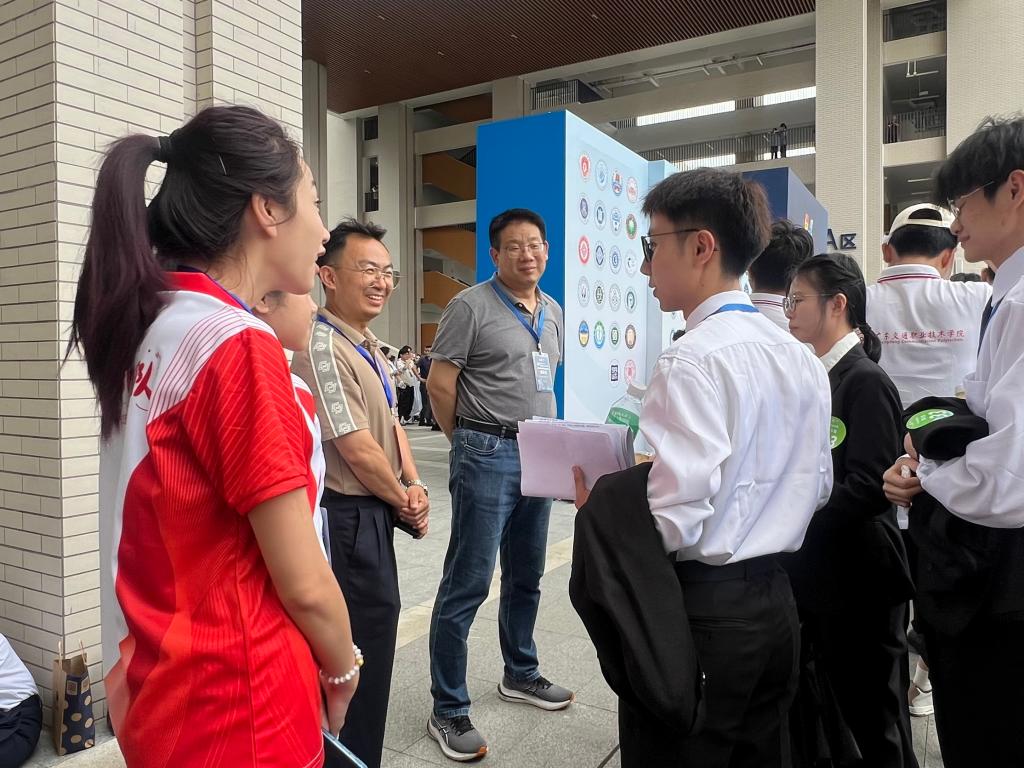 比赛现场.jpg