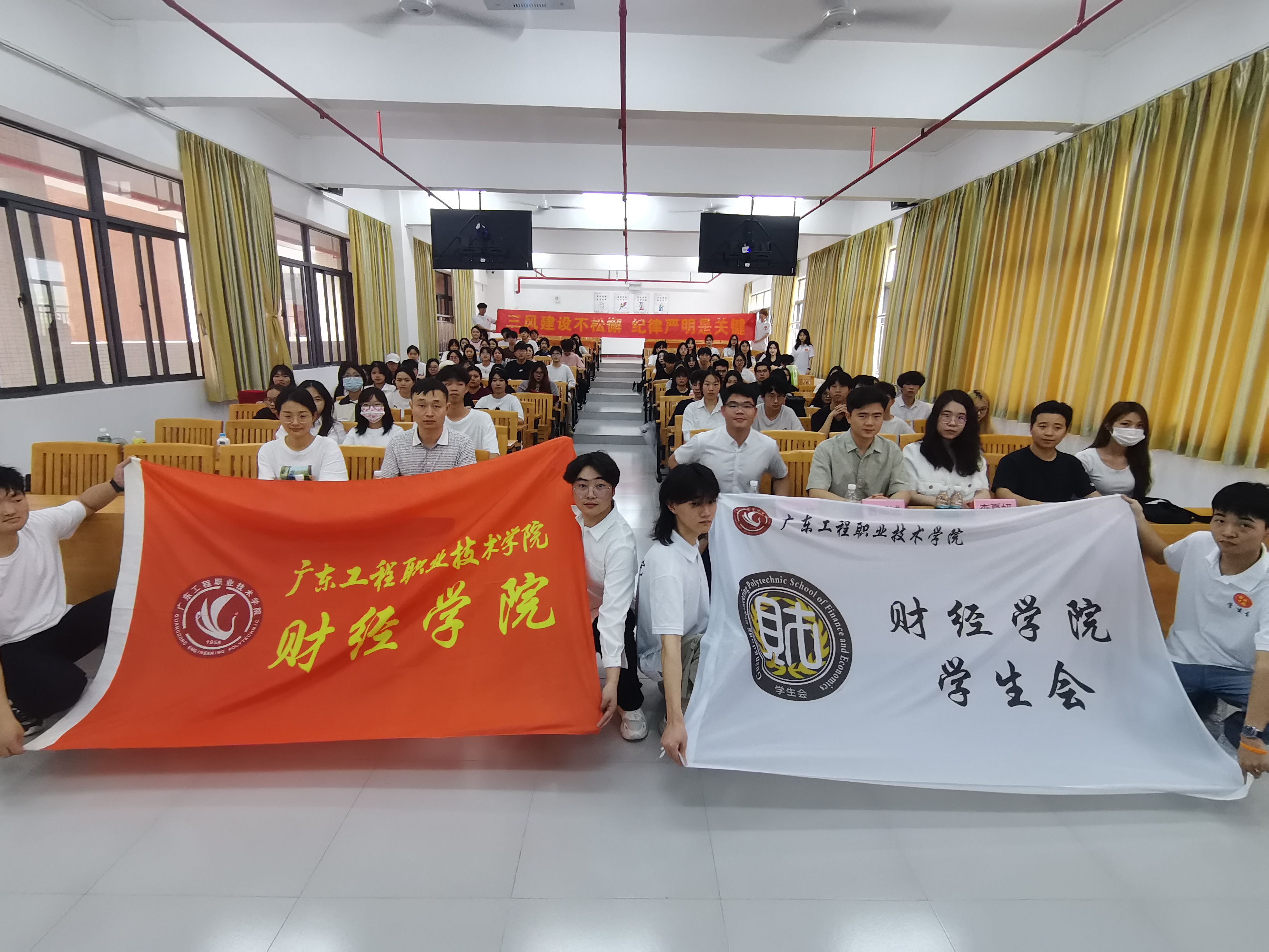 ac392bf8c1bd82a940d52725e221b17.jpg