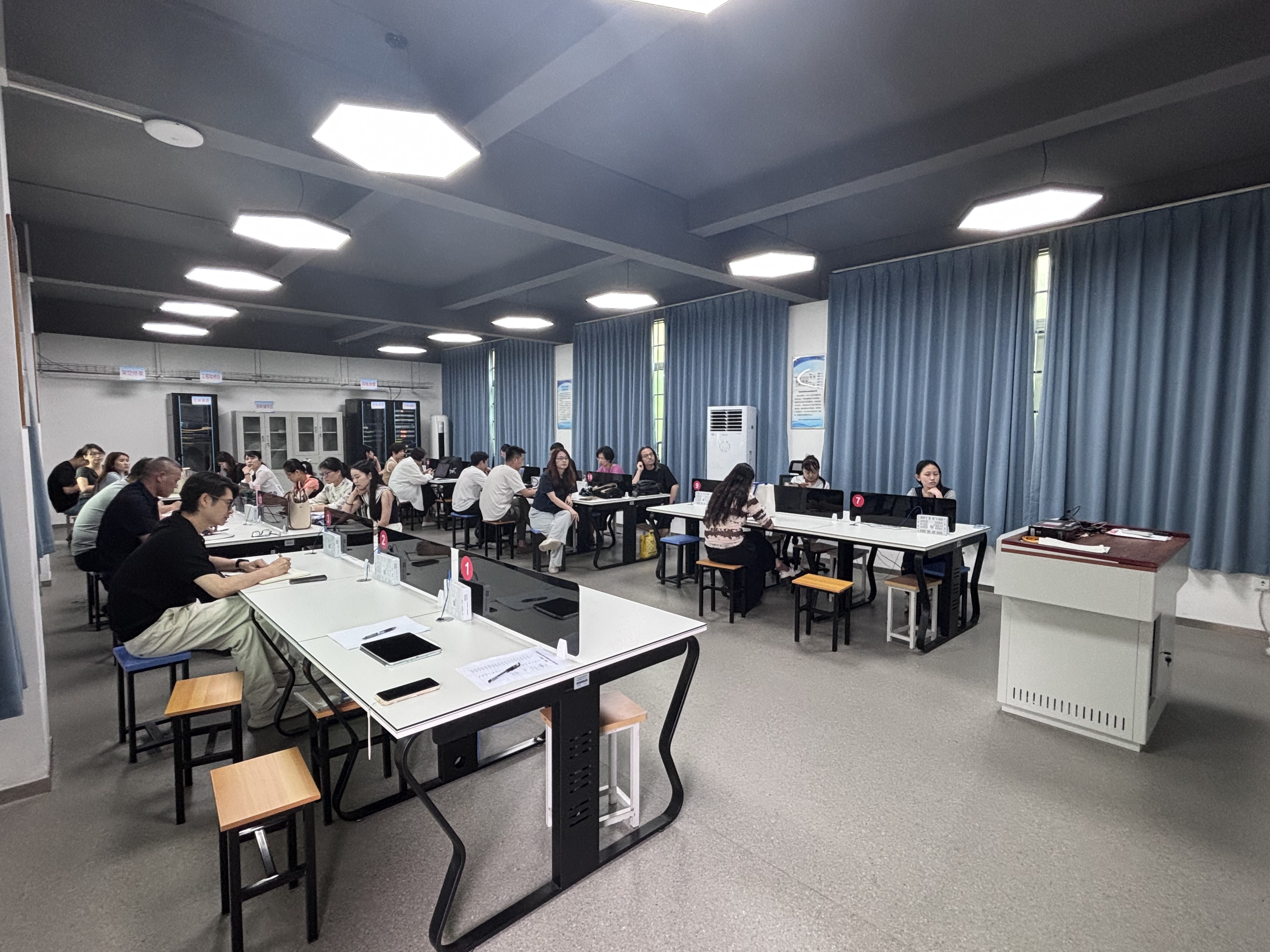 5广州校区分会场.jpg