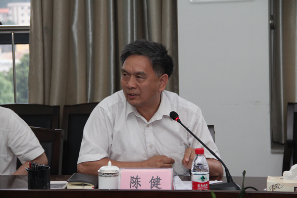 (招生与就业指导办公室 撰稿:唐卫国 审核:胡勇)座谈会后,参会代表