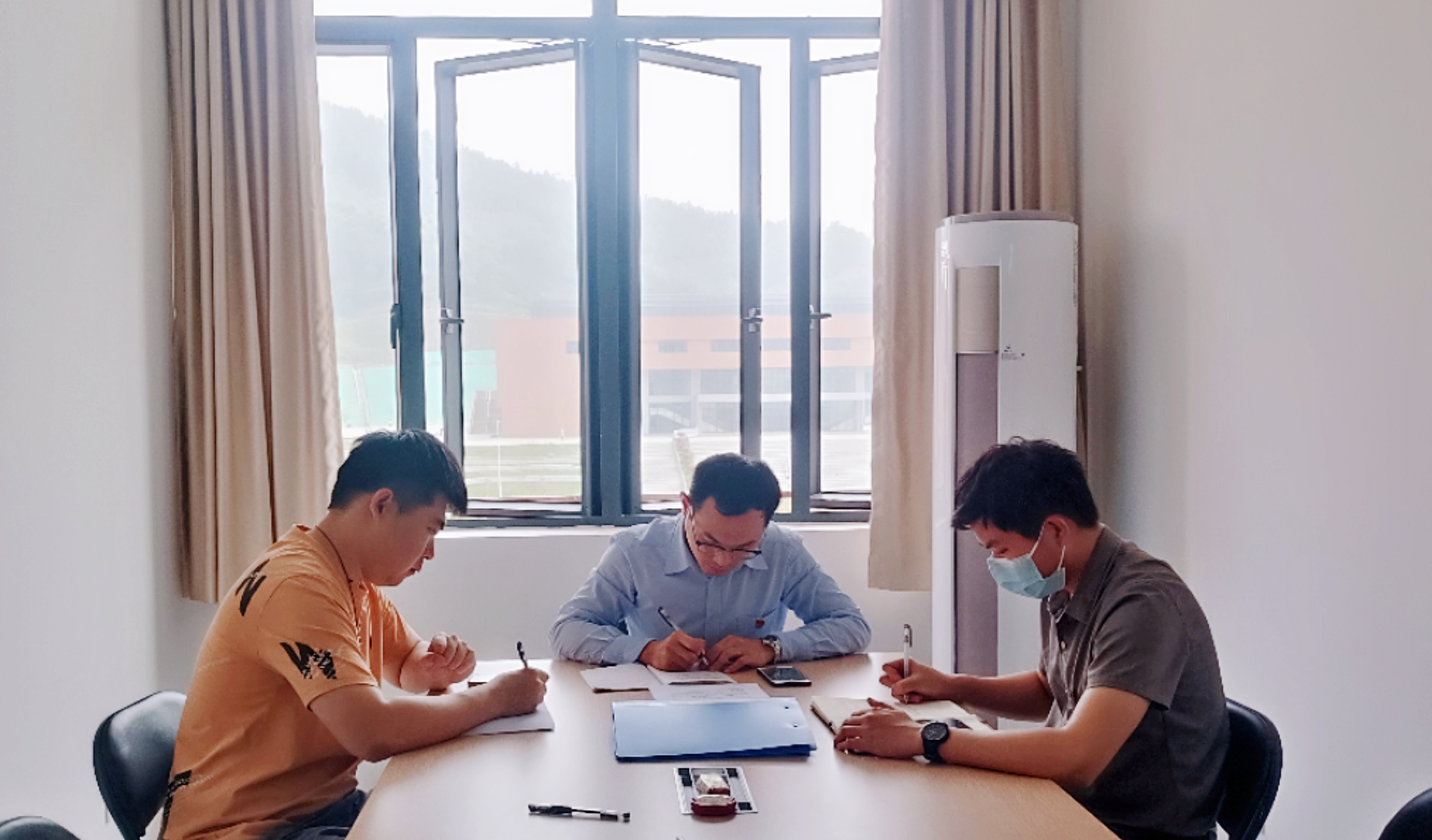 省职教城校区会议现场.jpg