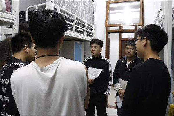 德诚才精抓牢宿舍文化建设阵地深入学习贯彻党的十九届六中全会精神