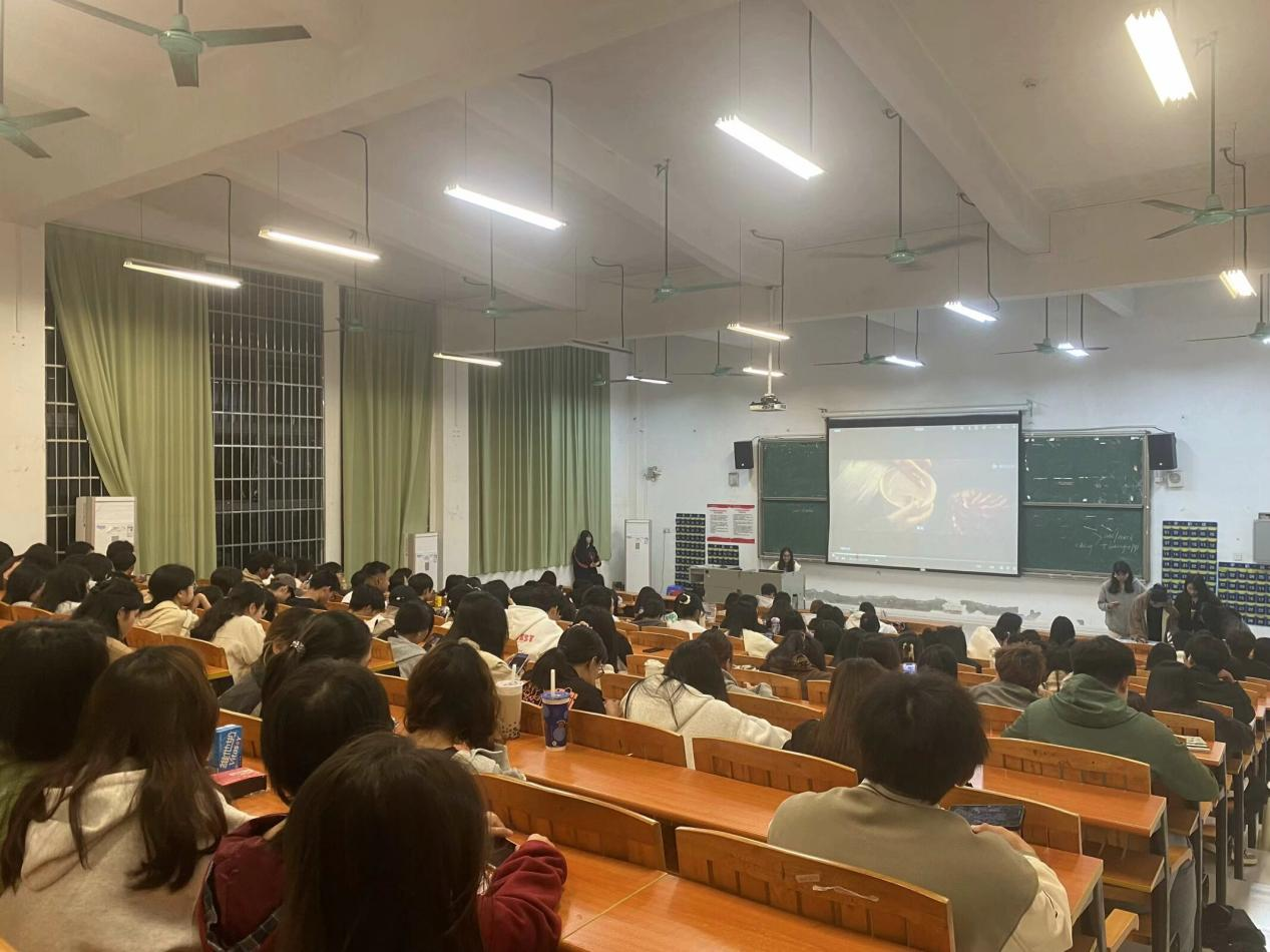 广州校区阳光心影院现场.png